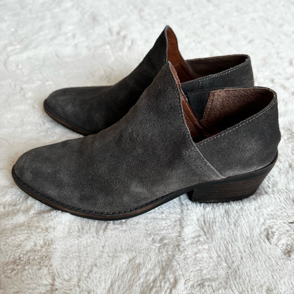 Lucky Brand Women's Fausst Stacked Heel Ankle Bootie Shoe Size 7.5 Gray